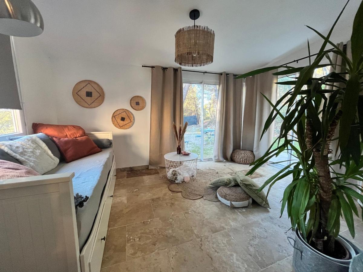 Maison Provencale Au Calme De La Campagne Avec Jacuzzi Aix-en-Provence