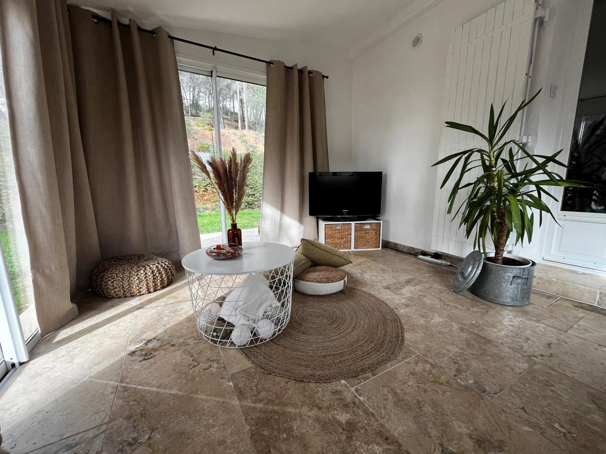 Maison Provencale Au Calme De La Campagne Avec Jacuzzi Apartment Aix-en-Provence