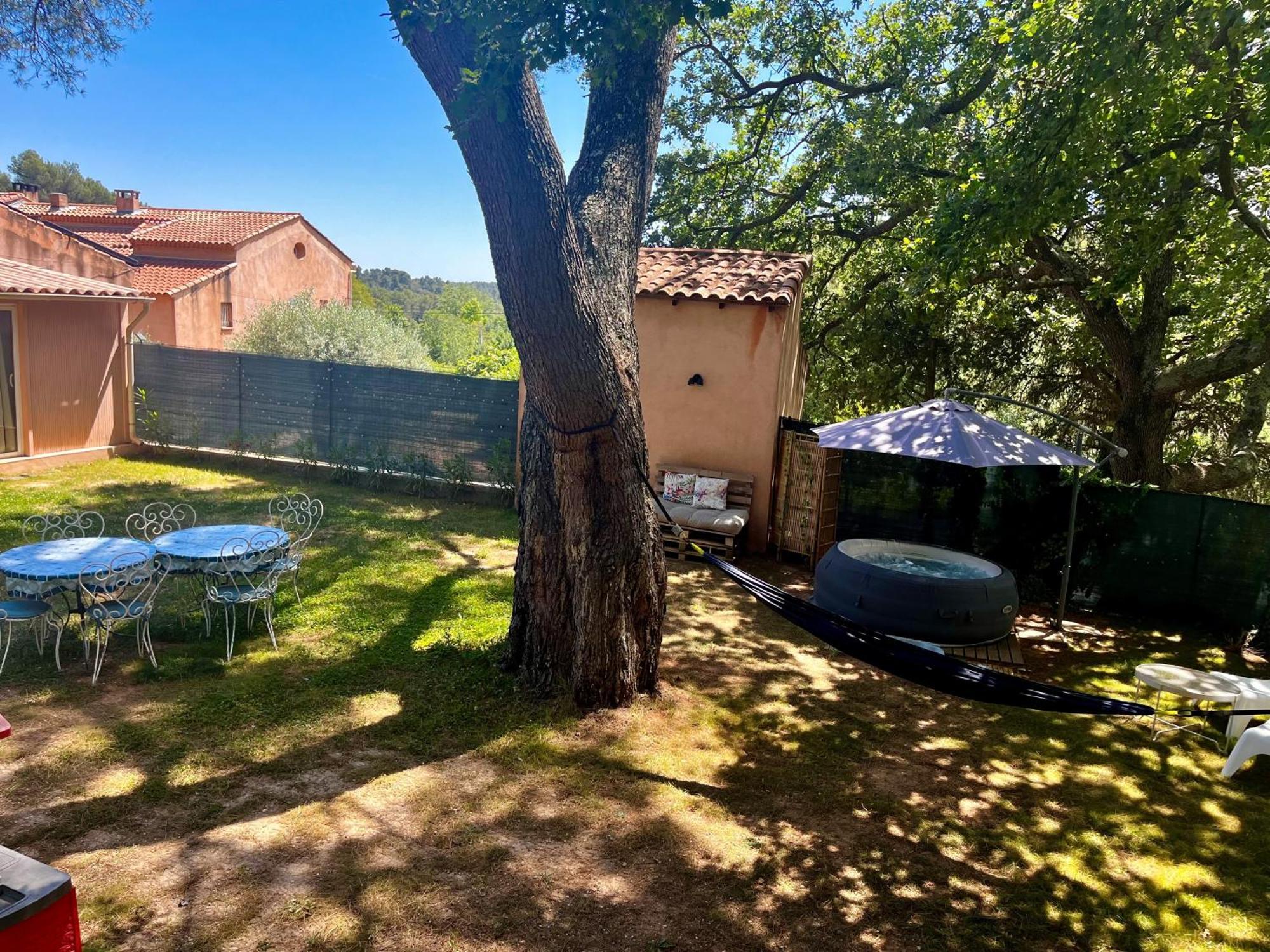Maison Provencale Au Calme De La Campagne Avec Jacuzzi Aix-en-Provence