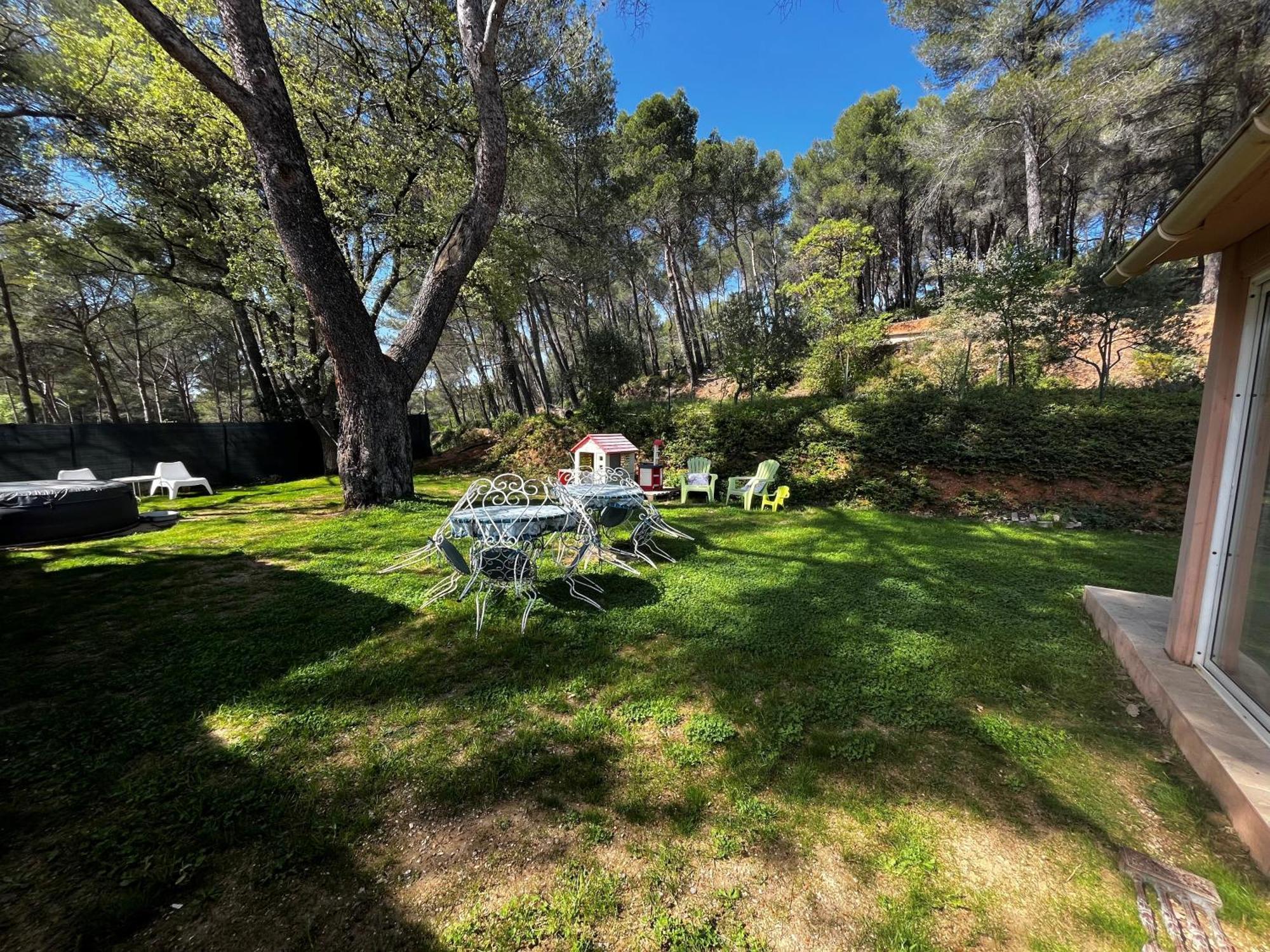 Apartment Maison Provencale Au Calme De La Campagne Avec Jacuzzi Aix-en-Provence